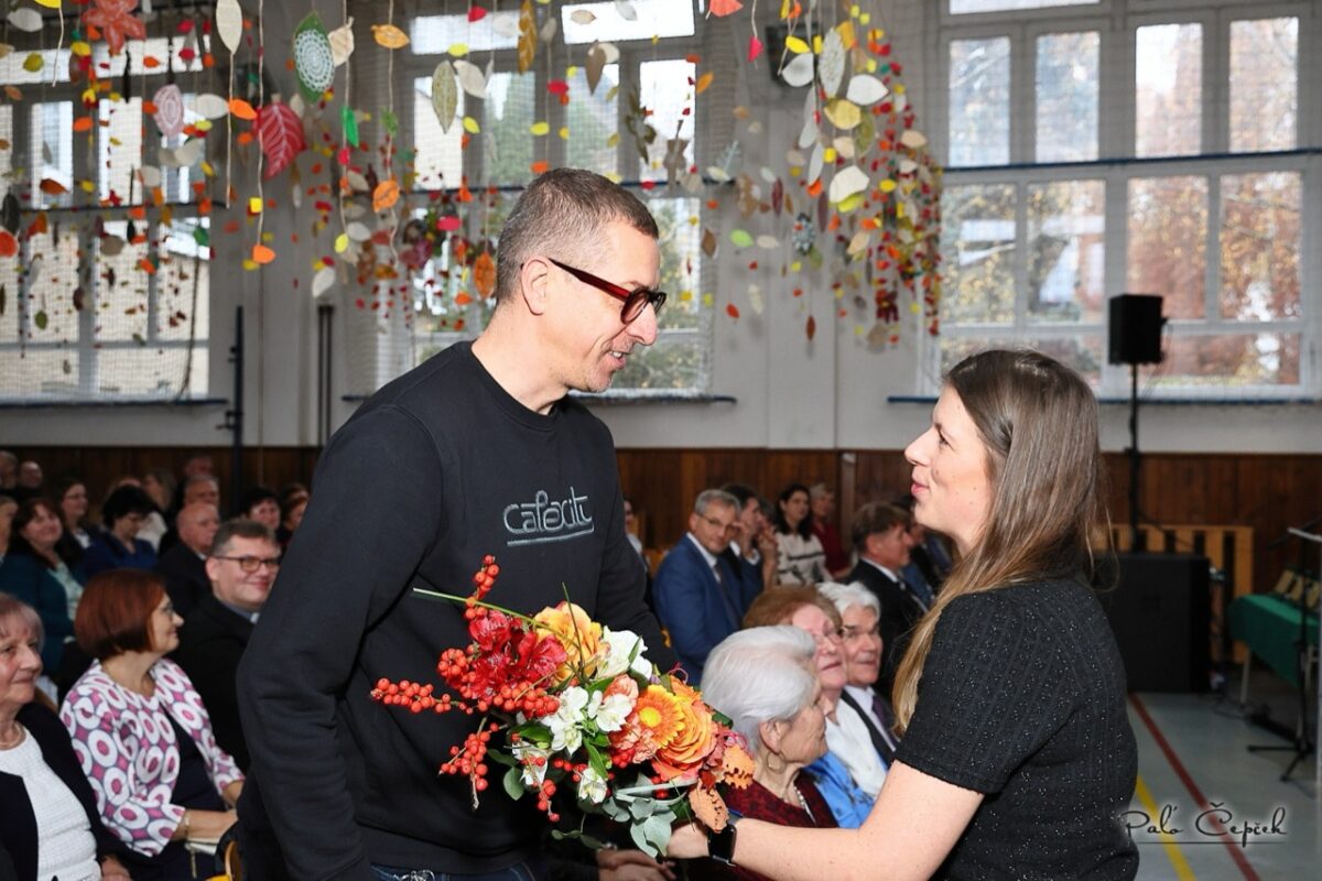 hdimg8644e8151438cbda53271cb5d76fbc